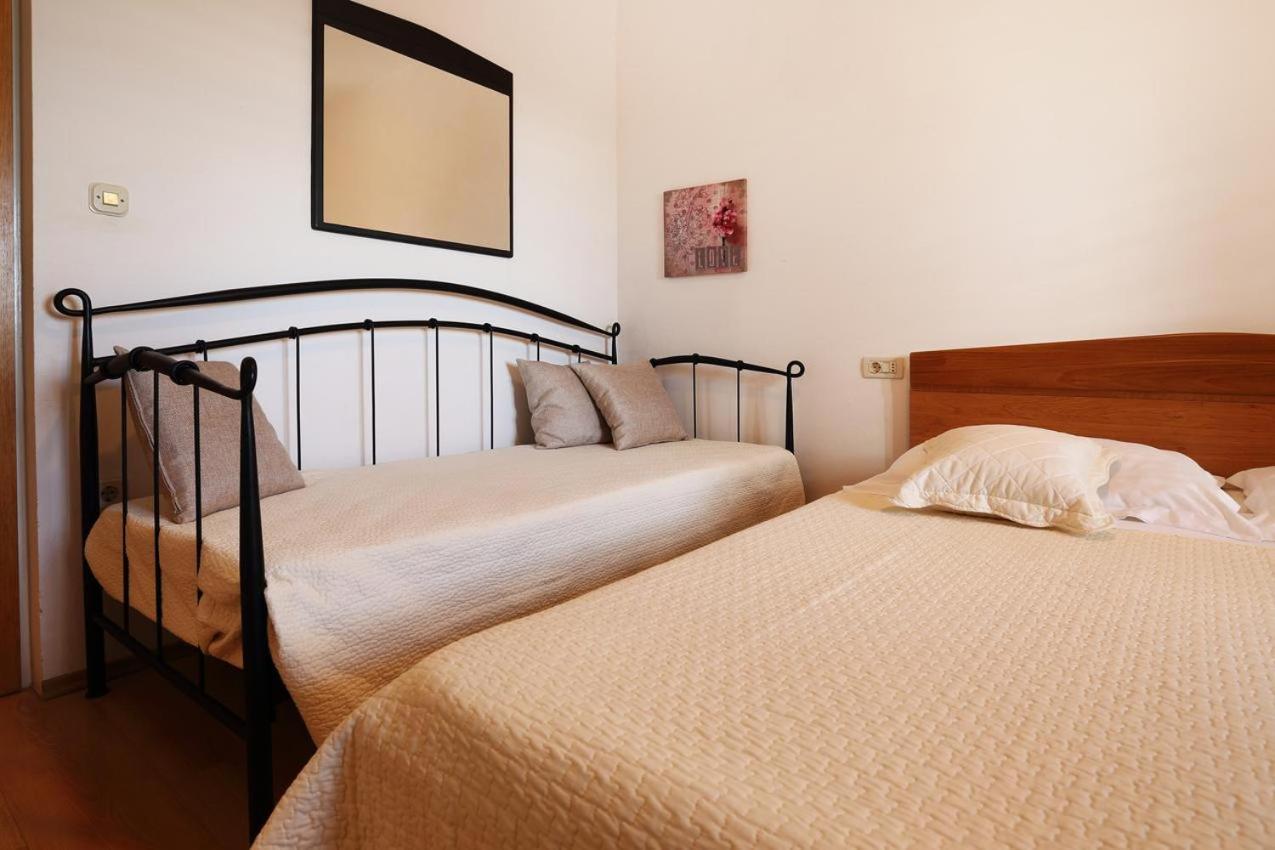 Apartmani Nila Sveta Nedelja  Chambre photo