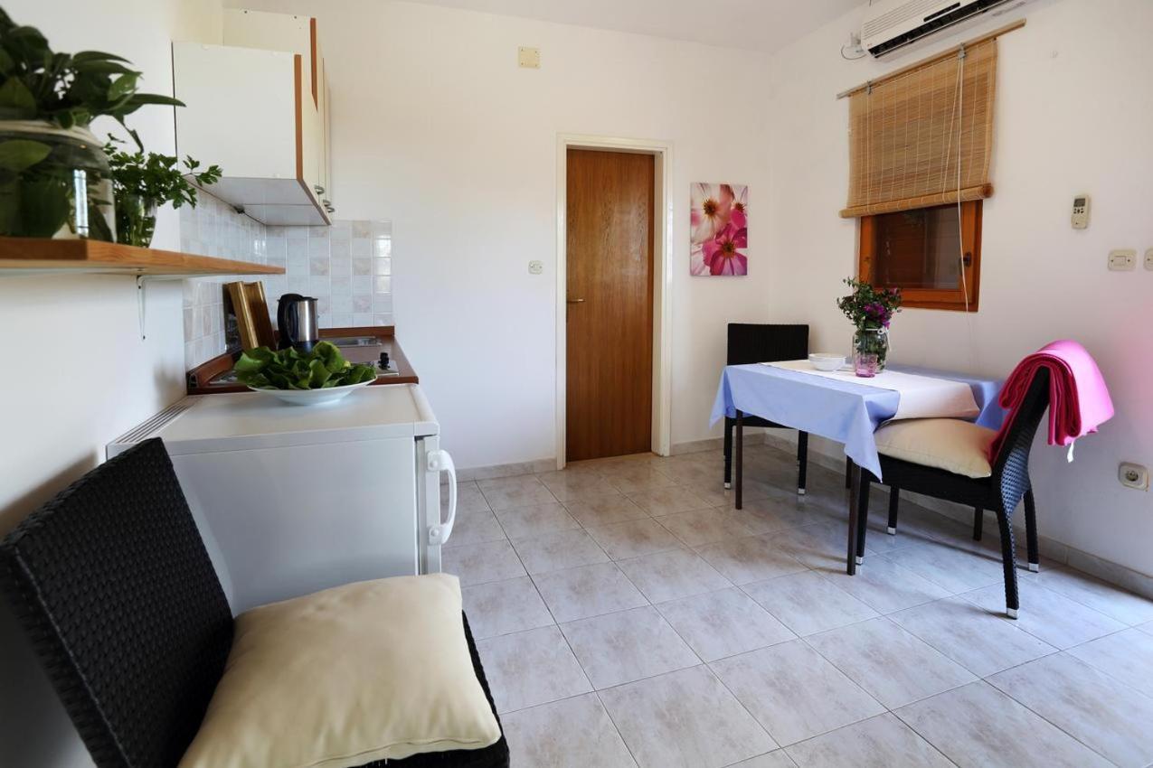Apartmani Nila Sveta Nedelja  Chambre photo